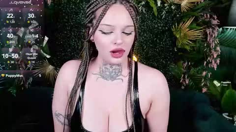 Snapshot of sherri_martinez chatting on October 4, 6:28 pm sherri_martinez online show from October 4, 6:28 pm