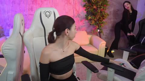 Sheryl online show from December 4, 3:43 pm