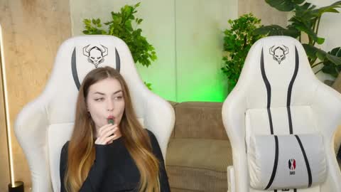 Sheryl online show from December 16, 12:06 pm