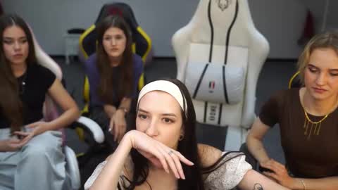 Sheryl online show from September 10, 2:28 pm