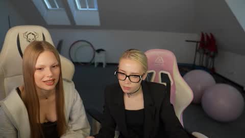 Sheryl online show from November 22, 11:42 am