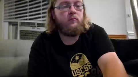 Snapshot of shifty885 chatting on September 15, 1:38 am shifty885 online show from September 15, 1:38 am