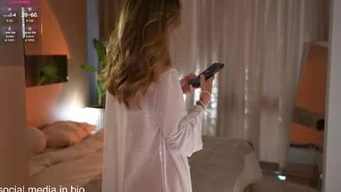 Snapshot of shinyways chatting on October 4, 4:10 am Melissa online show from October 4, 4:10 am