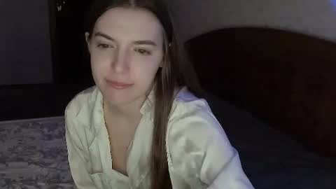 shiraha___rafieru online show from October 22, 7:35 pm