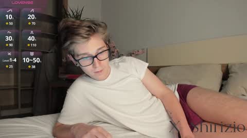 Snapshot of shirizo chatting on December 1, 7:36 pm Matthew online show from December 1, 7:36 pm