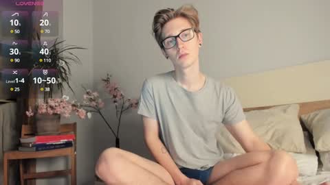 Snapshot of shirizo chatting on December 18, 8:53 am Matthew online show from December 18, 8:53 am