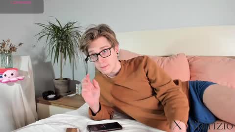 Snapshot of shirizo chatting on February 28, 10:39 pm Matthew online show from February 28, 10:39 pm