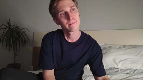 Snapshot of shirizo chatting on September 12, 9:04 pm Matthew online show from September 12, 9:04 pm