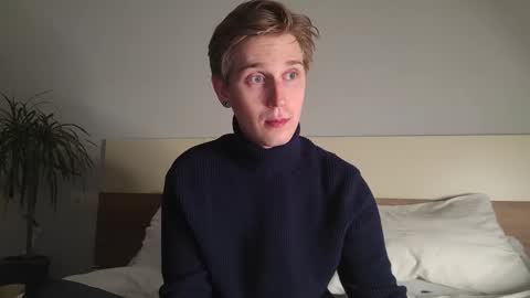 Snapshot of shirizo chatting on September 23, 9:29 pm Matthew online show from September 23, 9:29 pm