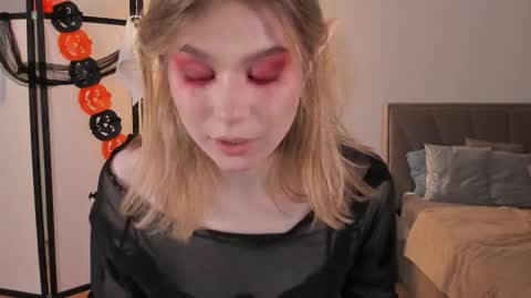 Snapshot of shoggothy chatting on October 31, 2:40 pm Agatha online show from October 31, 2:40 pm