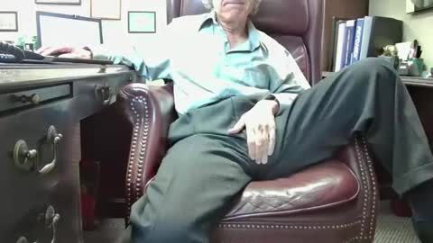 nikolas send dm for an appointment online show from November 3, 5:03 pm