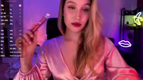 Snapshot of shy_bee chatting on September 11, 1:49 am Alice online show from September 11, 1:49 am