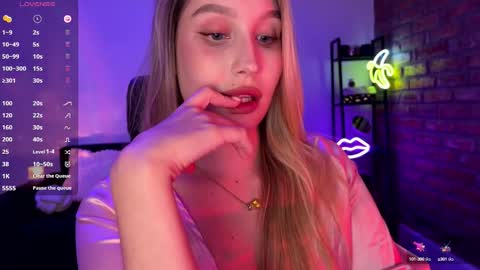 Snapshot of shy_bee chatting on September 27, 12:15 am Alice online show from September 27, 12:15 am