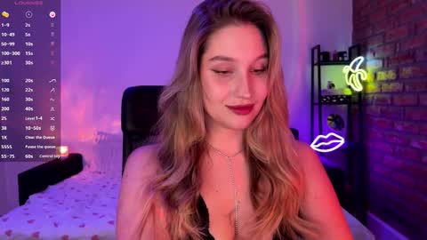 Snapshot of shy_bee chatting on October 14, 10:32 pm Alice online show from October 14, 10:32 pm