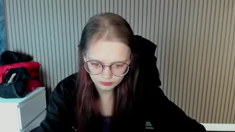 Snapshot of shy_elina01 chatting on October 7, 10:34 am shy_elina01 online show from October 7, 10:34 am