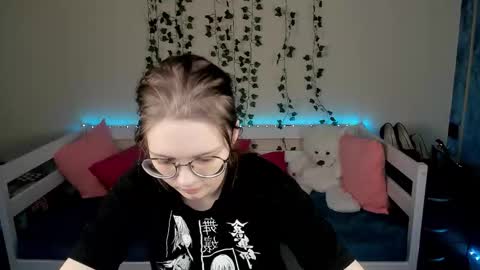 Snapshot of shy_elina01 chatting on October 13, 10:26 am shy_elina01 online show from October 13, 10:26 am