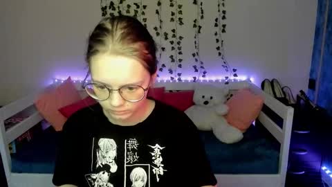 Snapshot of shy_elina01 chatting on October 14, 10:27 am shy_elina01 online show from October 14, 10:27 am