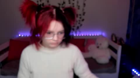 Snapshot of shy_elina01 chatting on November 14, 10:36 am shy_elina01 online show from November 14, 10:36 am