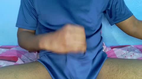 shyeyes online show from December 3, 1:32 pm