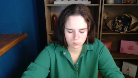 Snapshot of shy_lil chatting on October 3, 5:59 am shy_lil online show from October 3, 5:59 am