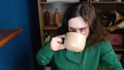 Snapshot of shy_lil chatting on October 20, 11:21 am shy_lil online show from October 20, 11:21 am