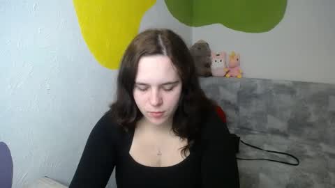 Snapshot of shy_lil chatting on November 10, 1:10 pm shy_lil online show from November 10, 1:10 pm