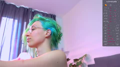 Snapshot of shy_or_horny chatting on September 30, 1:27 pm HI i am Marcy online show from September 30, 1:27 pm