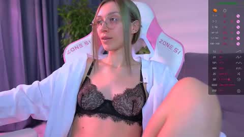 Snapshot of shy_or_horny chatting on October 21, 7:58 pm HI i am Marcy online show from October 21, 7:58 pm