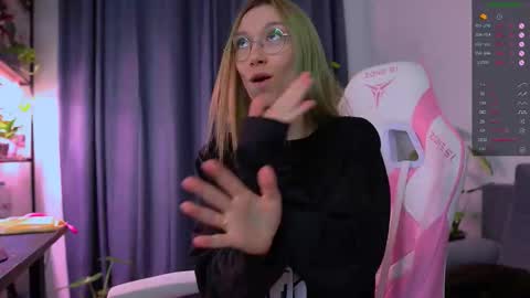 Snapshot of shy_or_horny chatting on November 25, 10:10 pm HI i am Marcy online show from November 25, 10:10 pm