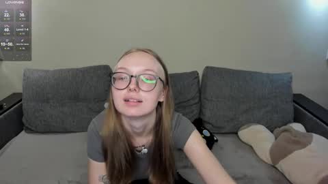 Melissa online show from September 29, 4:01 pm