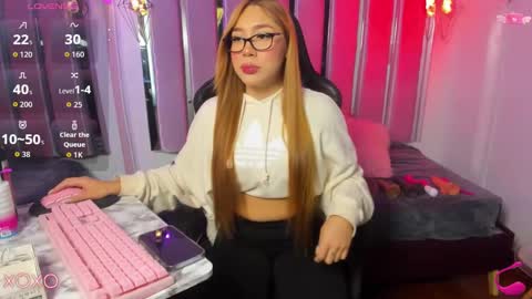 Snapshot of shygoddess_69 chatting on September 18, 1:24 pm shygoddess_69 online show from September 18, 1:24 pm