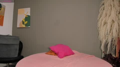 sienna_glow online show from October 9, 12:36 pm