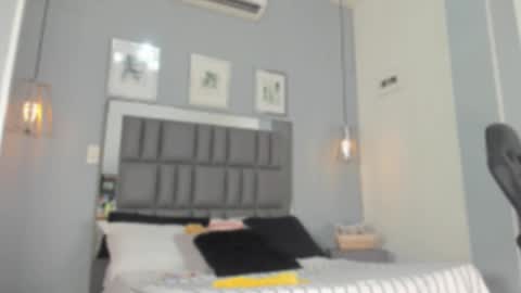 Snapshot of sienna_miller_27 chatting on September 19, 11:33 am Keira online show from September 19, 11:33 am