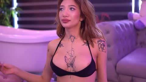 Snapshot of siennajayden chatting on September 25, 7:56 am Sienna online show from September 25, 7:56 am