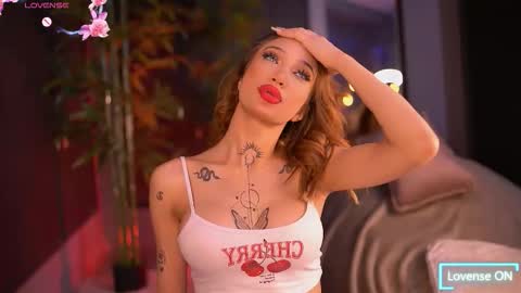 Snapshot of siennajayden chatting on November 4, 6:40 pm Sienna online show from November 4, 6:40 pm