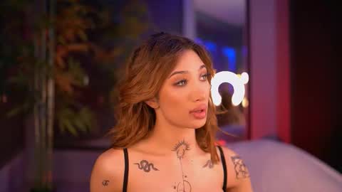 Snapshot of siennajayden chatting on November 10, 6:40 pm Sienna online show from November 10, 6:40 pm