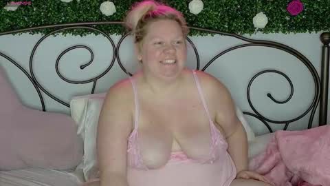 Sienna Luxx online show from October 3, 6:10 am