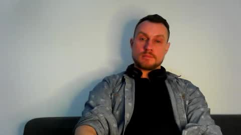 Snapshot of siggurd7one chatting on February 22, 2:52 pm Orlando online show from February 22, 2:52 pm