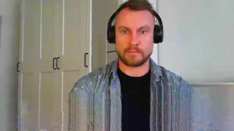 Snapshot of siggurd7one chatting on October 8, 10:35 am Orlando online show from October 8, 10:35 am