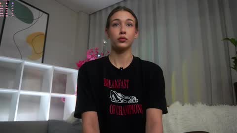 Eva  online show from September 28, 11:48 am