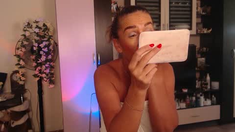 silenaa_sloussen online show from September 30, 5:12 am