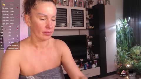 silenaa_sloussen online show from November 18, 5:23 am