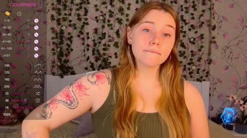 Chloe online show from December 4, 5:11 pm