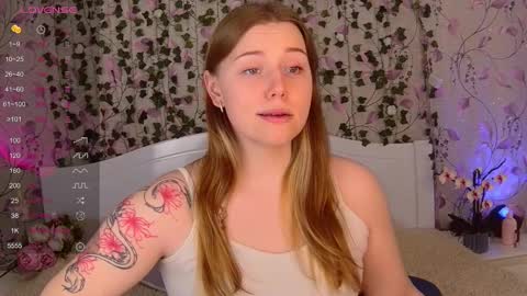 Chloe online show from February 10, 1:33 pm