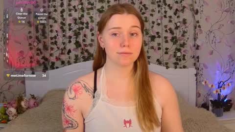 Chloe online show from March 1, 4:54 pm