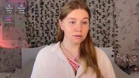 Chloe online show from October 6, 4:54 am