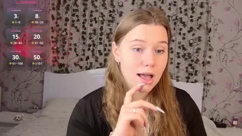 Chloe online show from October 24, 5:04 am