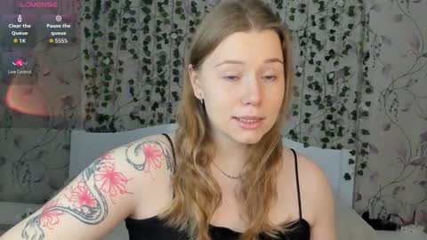 Chloe online show from November 18, 5:01 am