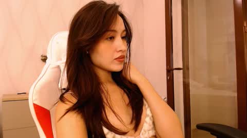 silk_ann online show from September 18, 6:04 am