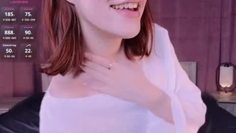 silly___woman online show from September 27, 2:33 pm